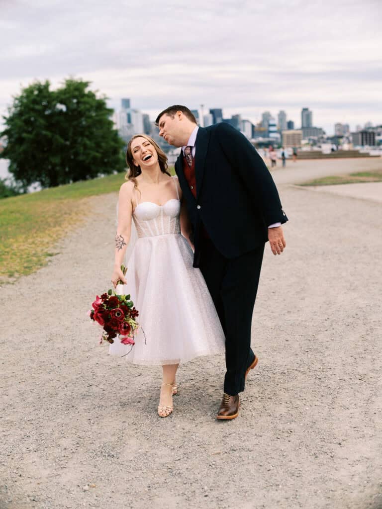 gas works park wedding photo