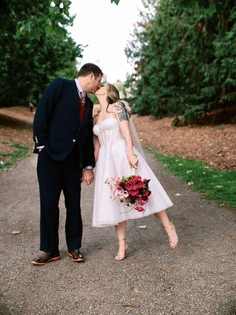 gas works park wedding photo