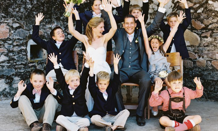funny group photo with junior wedding party