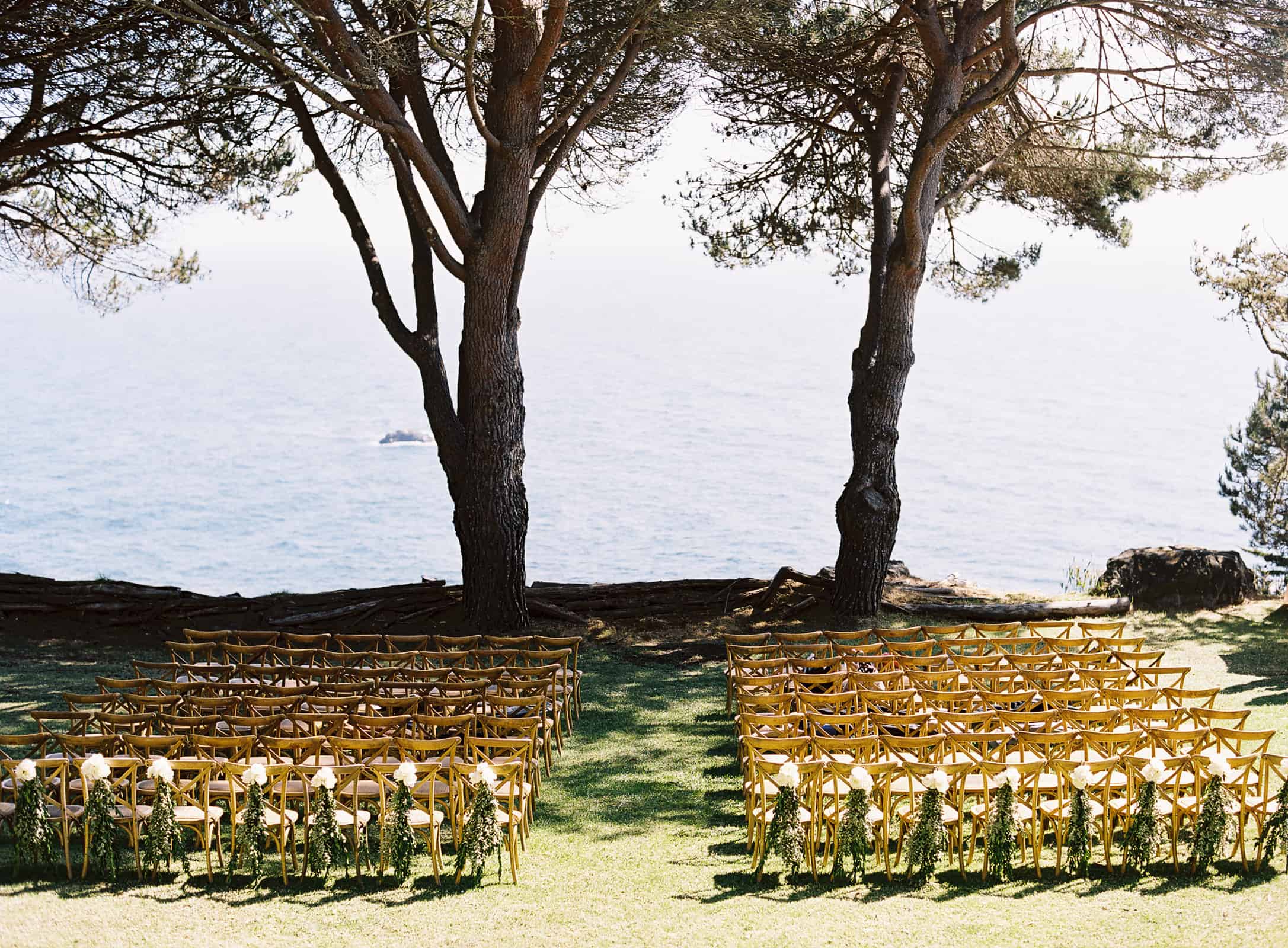 empty ceremony site at paion estate with ocean in background